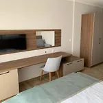 Cinema 4*